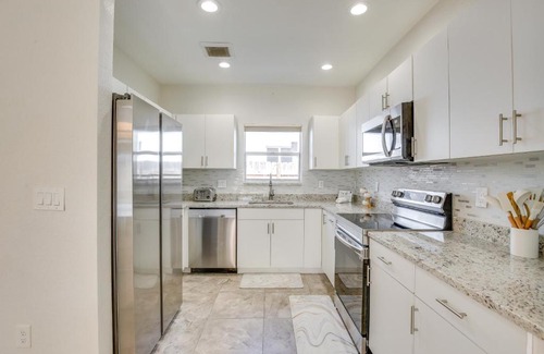 Central Fort Lauderdale House | Stylish Fort Lauderdale Home 5 Mi to Beach!