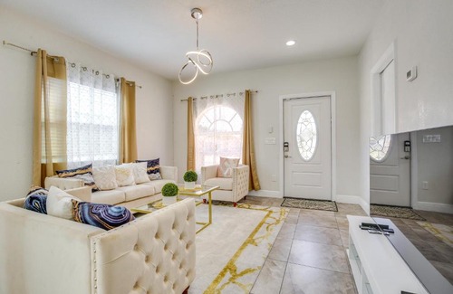Central Fort Lauderdale House | Stylish Fort Lauderdale Home 5 Mi to Beach!
