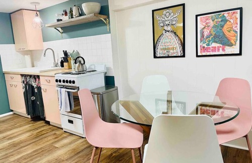 Fremont Apartment | Stylish Fremont Suite | Walkable & Pet-Friendly