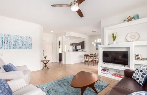 Surprise House | Stylish & Freshly updated 2BD 2BA with Firepit!