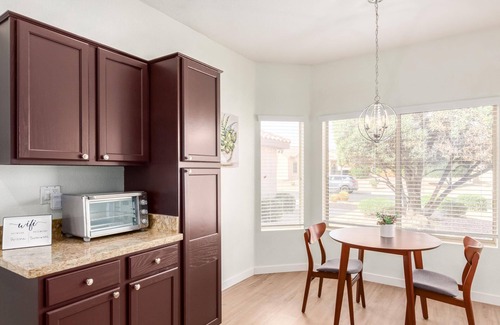 Surprise House | Stylish & Freshly updated 2BD 2BA with Firepit!