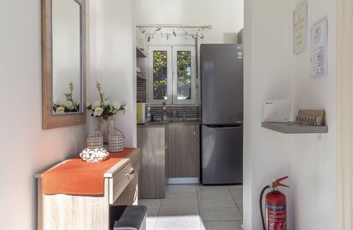 Petaloudes House | Stylish fully renovated home