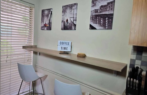 Uptown Apartment | Stylish Galleria Condo 2BR 2BA