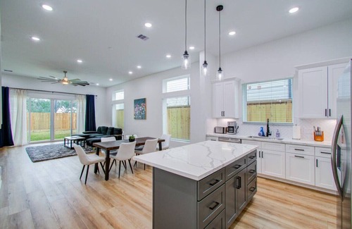 Riverside Terrace House | Stylish Gem Minutes from Med Center & Downtown!