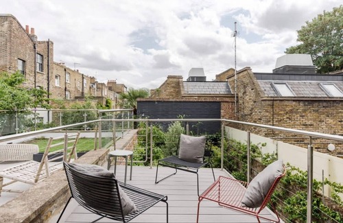 Islington Apartment | Stylish Georgian Townhouse w Sun Terrace Garden