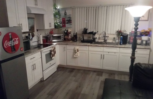 Tower District Apartment | Stylish Getaway - Located in the Historic TOWER DISTRICT