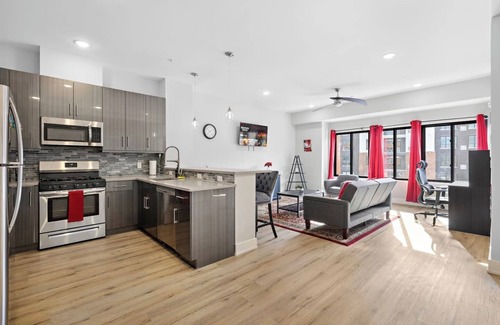 Bayonne Condo | Stylish Getaway - NYC & NWK