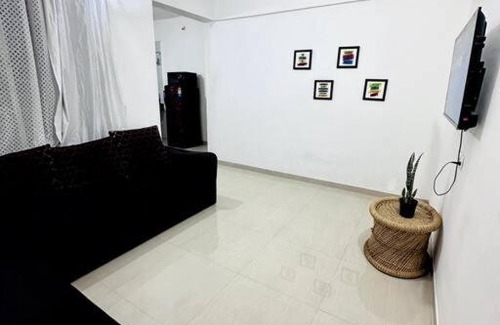 Alandi Apartment | Stylish Getaway! Spacious 1-BHK