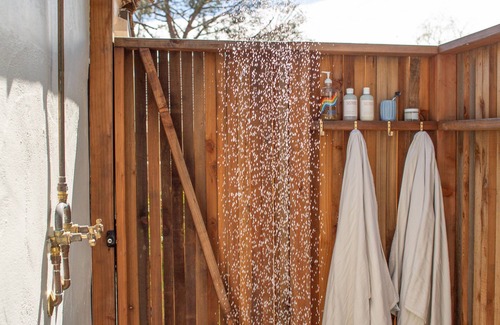 East San Roque Cottage | Stylish Guesthouse In A Convenient And Beautiful Santa Barbara Neighborhood