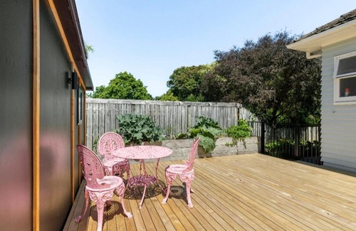 Carterton Bed & Breakfast | Stylish hideaway on High st Carterton