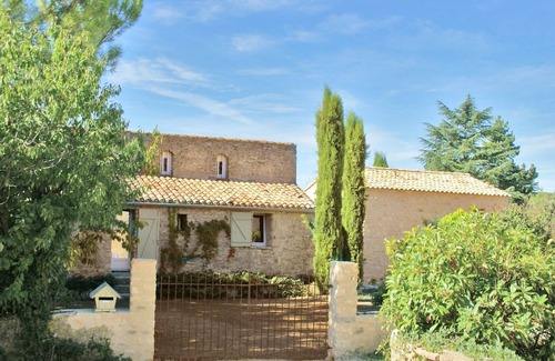 Viens Villa | Stylish Hilltop Retreat