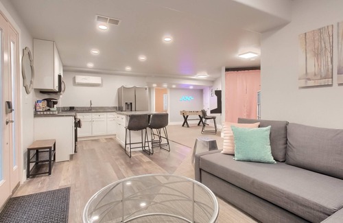 Green Valley Ranch House | Stylish&Hip+Arcade+PrivateEntry+Kitchen+Patio@DIA