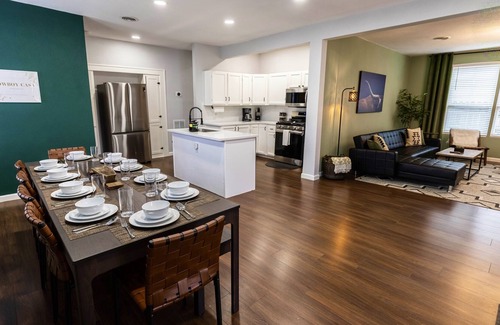 Oak Cliff House | STYLISH Historic Home Near Bishop Arts- 5 min
