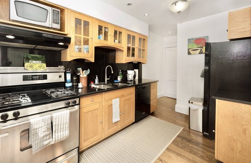 Shadyside House | Stylish Historic Retreat Near Downtown Pittsburgh!