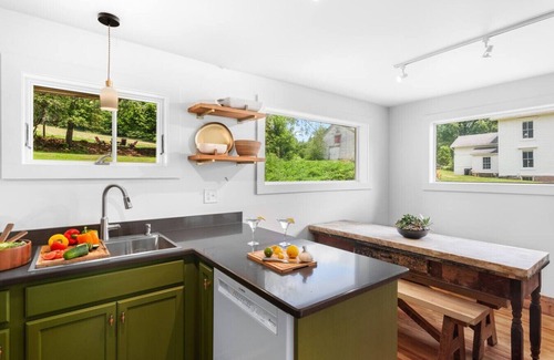 Bovina Center House | Stylish Historic Home – Timeless Charm with Modern Touches