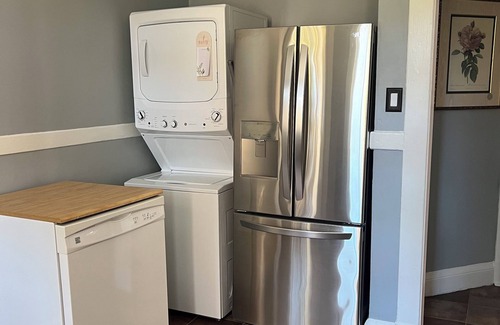 Riverside Apartment | Stylish Historical Charm & Modern Comfort 2-bedroom Apartment in Riverside