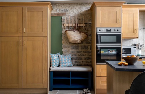 Stow-on-the-Wold Cottage | Stylish Holiday Apartment - Gisleburtus House