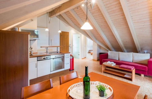 Muritz Apartment | Stylish holiday apartment in a manor house on Lake Plauer