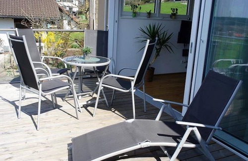 Hoerbranz Apartment | Stylish Holiday Apartment “Dreiländerblick” with Private Balcony & Wi-Fi