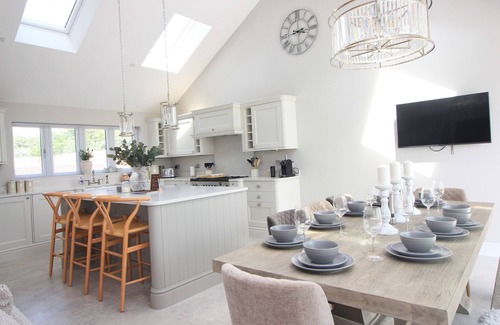 St Merryn House | Stylish holiday home with hot tub