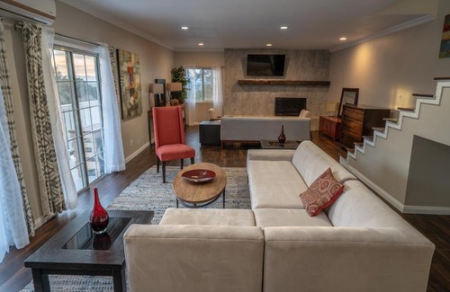 Studio City House | Stylish Hollywood Hills Home with Million Dollar Views Waiting for You!