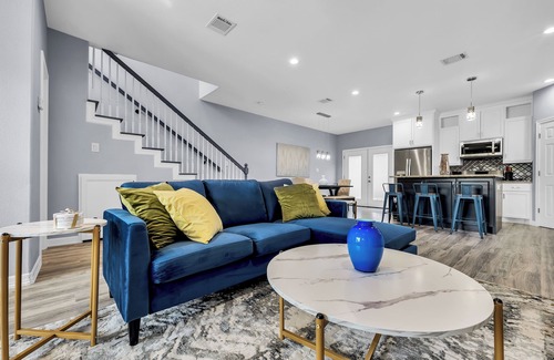 Greater East End House | Stylish Home 10 minutes from Downtown