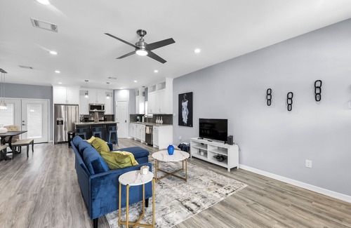 Greater East End House | Stylish Home 10 minutes from Downtown