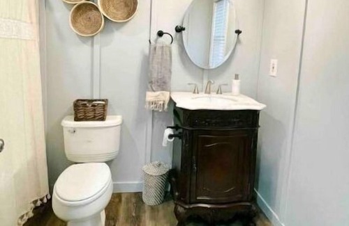 Ironton House | Stylish home 6 miles from Elephant Rock State Park