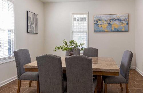 Downtown Jackson House | Stylish Home about 2 Mi to Jackson State and Belhaven!