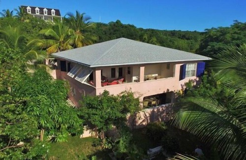 Nassau House | Stylish Home w/Sea & Sunset Views, Private Pool, Walk to Restaurants