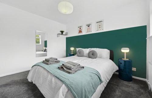 Royal Leamington Spa House | Stylish Home From Home 3 bed house, sleeps 6, private parking, WiFi Leamington Spa