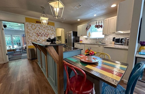 Reservoir House | Stylish home in Little Rock