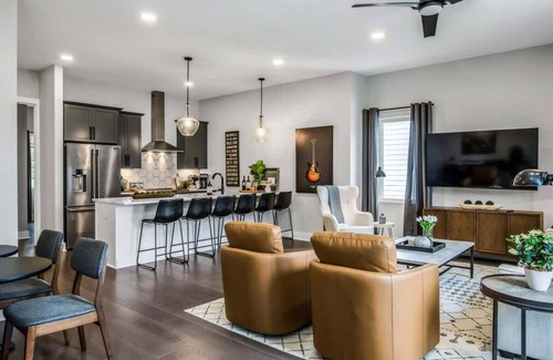 Nashville House | Stylish Home in Nashville - Hot Tub & Rooftop Deck