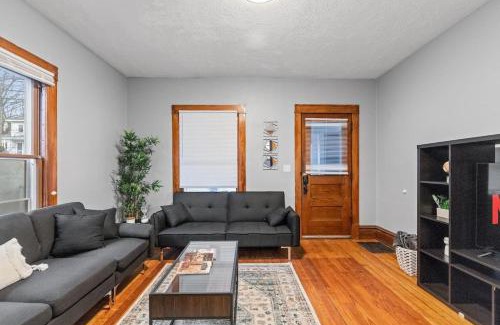 Creston Heights House | Stylish Home Near Heart Of Downtown Sleeps 8