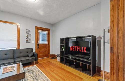 Creston Heights House | Stylish Home Near Heart Of Downtown Sleeps 8