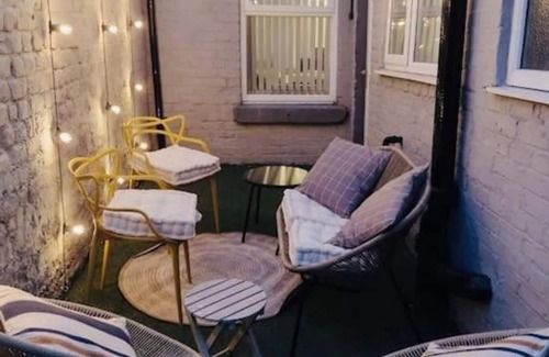 Everton House | Stylish home near Liverpool Football Club- 10min drive downtown