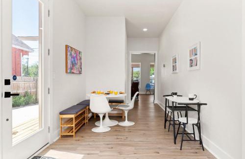 Near East Side House | Stylish Home Nr Dt, Alamo, River Walk Games Wifi
