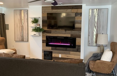 North Versailles Apartment | Stylish Home on the East side of Pittsburgh.