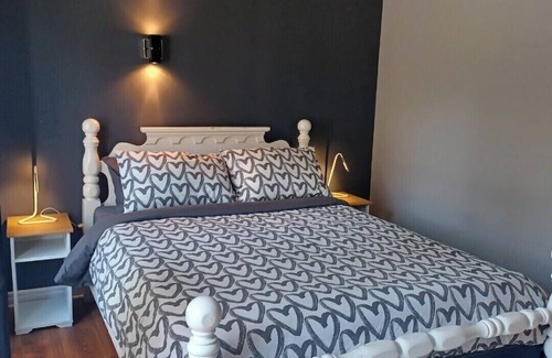 Old Ottawa East Apartment | Stylish home, perfect to explore Ottawa