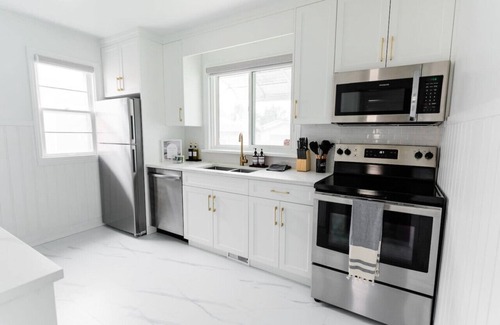 Winnipeg House | Stylish Home with All Amenities