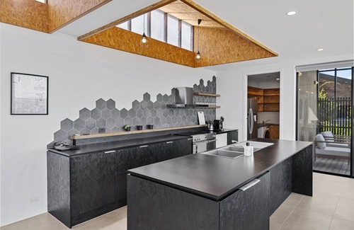 Penna House | Stylish Home with Outdoor Area & Spectacular Views