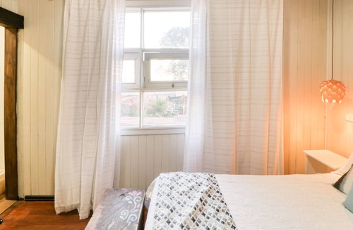 La Cruz House | Stylish hotel suite in family hotel with bay views, fast WiFi, & restaurant