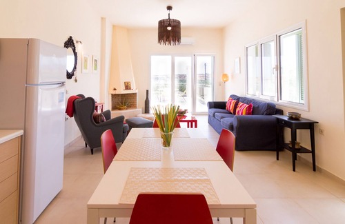 Skotino House | Stylish House Close To The Beach