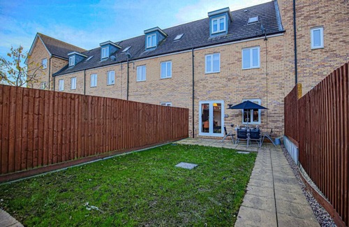 Bletchley House | Stylish House - Free Parking, Fast Wifi & SmartTV