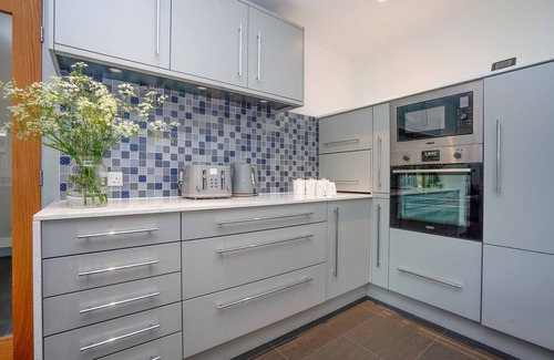 Colchester House | Stylish House - Halstead Road, Colchester