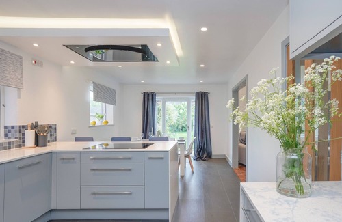 Colchester House | Stylish House - Halstead Road, Colchester