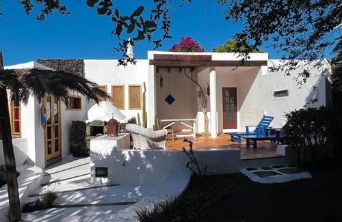 Uga House | Stylish house in a real Finca with private garden