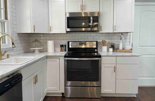 Northeast Raleigh House | Stylish House with Pool 5BR/3BA