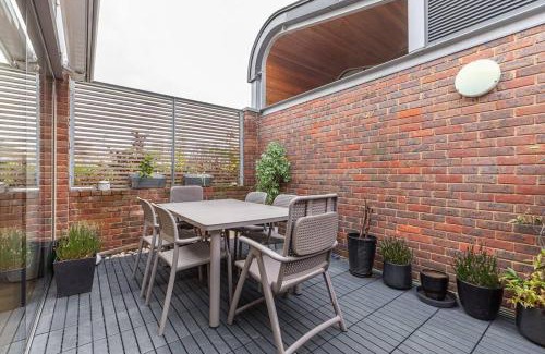 North Kensington Apartment | Stylish house with superb space
