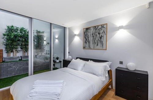 North Kensington Apartment | Stylish house with superb space